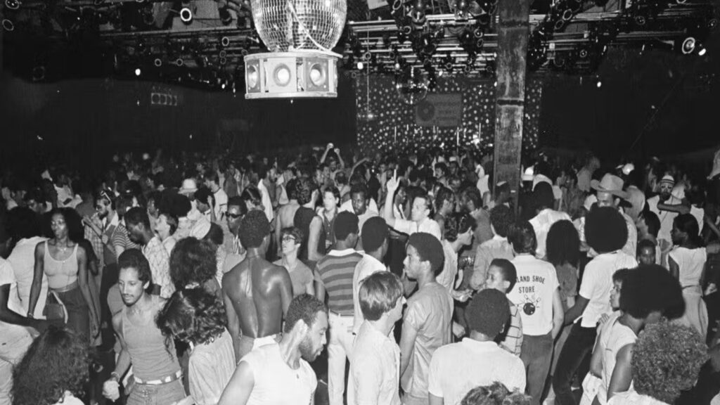 Dancefloor d'un club house des années 80, aux racines du mouvement